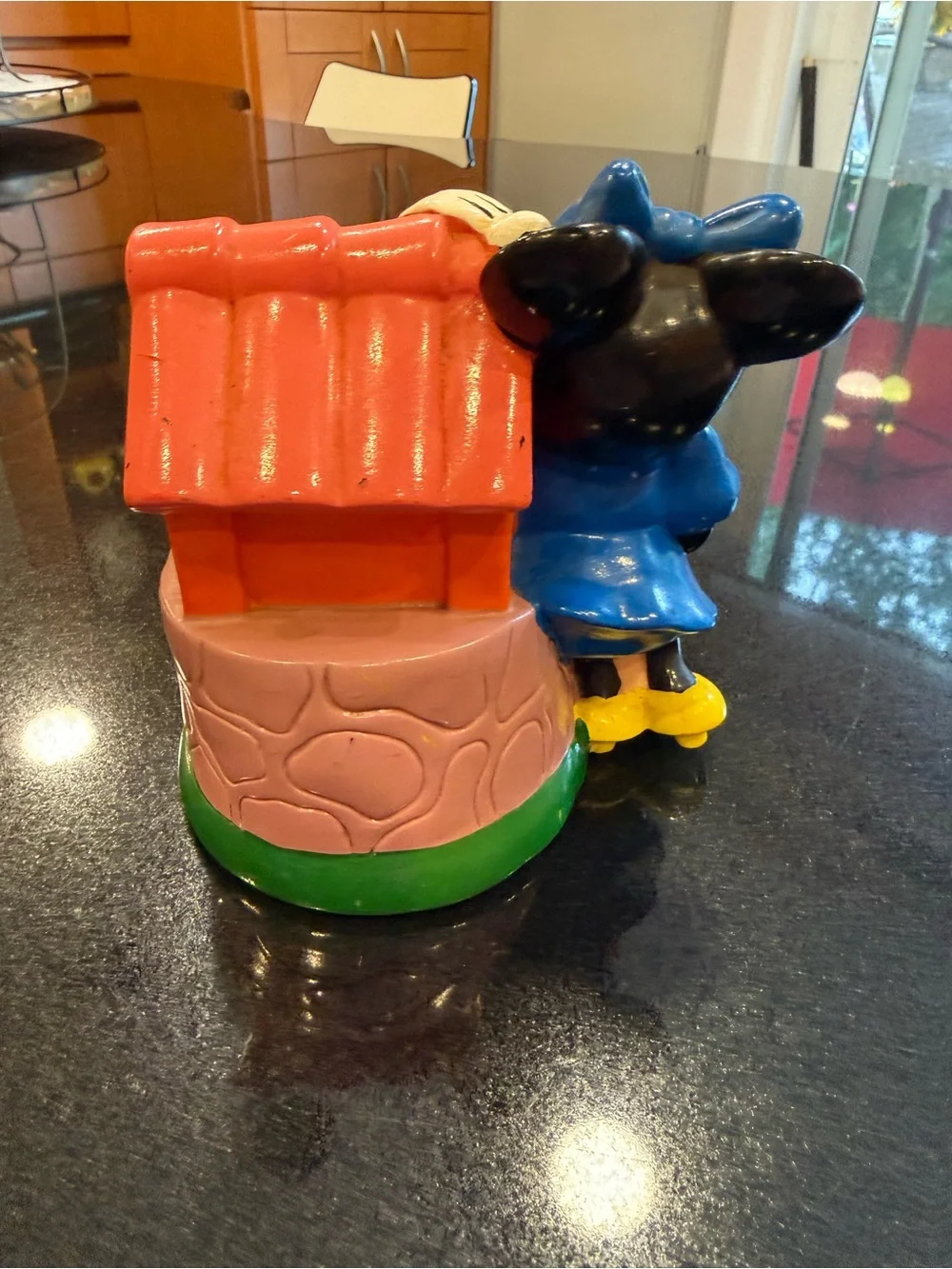 Disney Minnie Mouse vintage Figure Wishing Well Bank